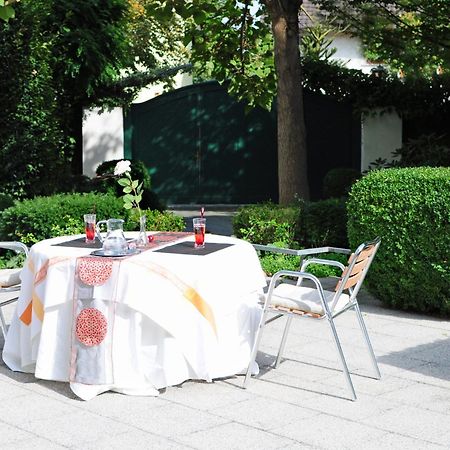 Hotel Krone Ueberlingen Am Ried ジンゲン エクステリア 写真